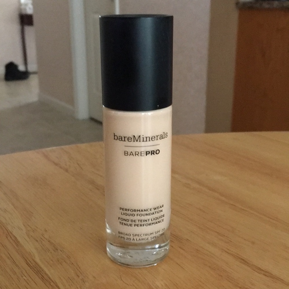 Bare Minerals BarePro Dawn 02 Foundation